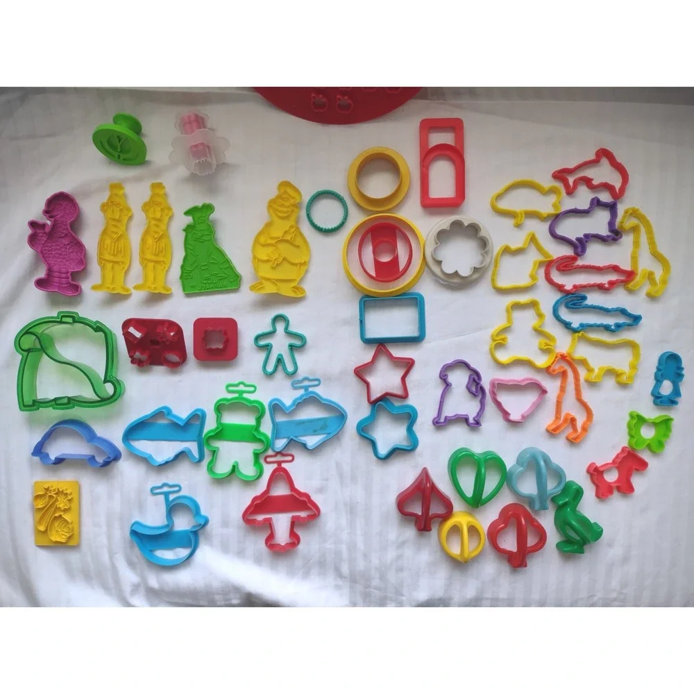 Large Lot‎ Cookie/Pie Cutters Shapes Animals People Vehicles Fun Lot#1